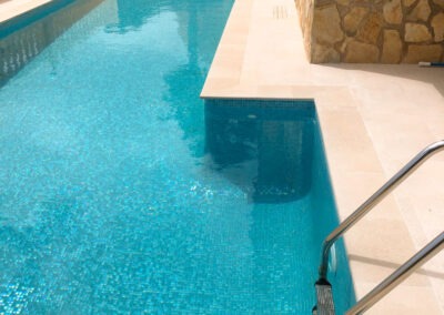 tiled edge for swimming pool